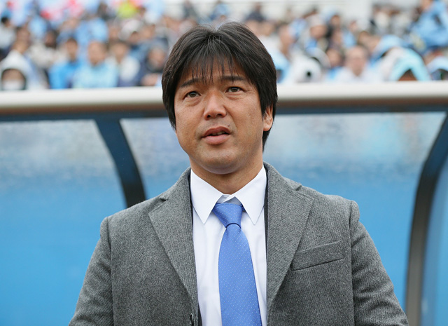 【明治安田Ｊ２ 第6節 横浜FCvs磐田】采配ずばりでチームを3連勝に導き首位をキープした名波監督（磐田）（3/3）