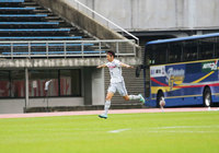 【明治安田Ｊ２ 第6節 金沢vs群馬】34分にカウンターから先制ゴールを決めた野崎（群馬）（1/3）