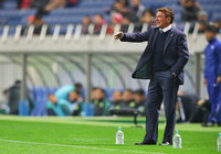 【ＡＣＬ２０１５ GS MD4 浦和vs北京国安】タッチライン際で指示を送るペトロヴィッチ監督（浦和）（4/10）