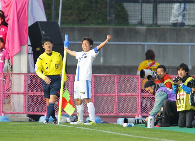 【明治安田Ｊ２ 第7節 Ｃ大阪vs金沢】4連勝を引き寄せる追加点をPKで決めた清原（金沢）（3/3）