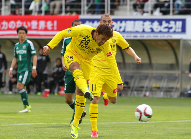 【明治安田Ｊ１ １ｓｔ 第5節 松本vs柏】貴重な追加点を決めた太田（柏）（2/5）