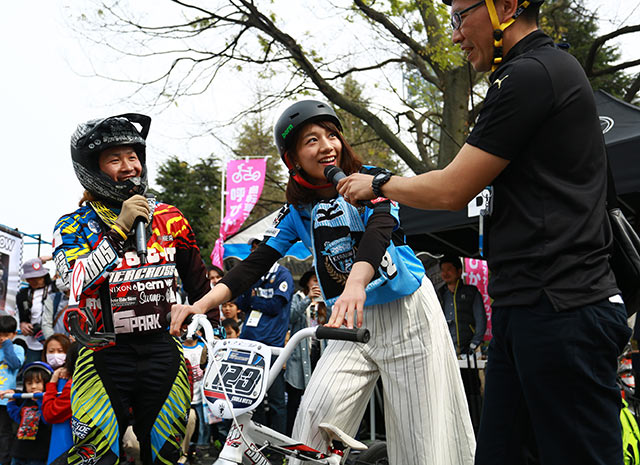 【明治安田Ｊ１ １ｓｔ 第5節 川崎Ｆvs浦和】場外イベントにはＪリーグ女子マネージャーの佐藤美希も出演（4/15）