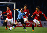 【明治安田Ｊ１ １ｓｔ 第5節 川崎Ｆvs浦和】激しいマークにあう大久保（川崎Ｆ）（13/15）