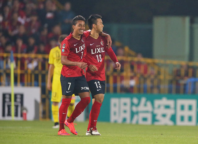 【明治安田Ｊ１ １ｓｔ 第6節 柏vs鹿島】共にゴールを挙げて今季2勝目に貢献したカイオと中村（鹿島）（4/5）