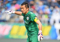 【明治安田Ｊ１ １ｓｔ 第6節 山形vs松本】ファインセーブでゴールを死守した山岸（山形）（1/5）