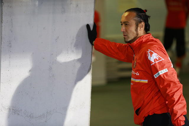 【明治安田Ｊ１ １ｓｔ 第6節 名古屋vs清水】試合に向けて集中する闘莉王（名古屋）（6/13）