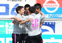 【明治安田Ｊ１ １ｓｔ 第6節 甲府vs鳥栖】試合開始早々の4分にPKで先制点を挙げた豊田（鳥栖）（1/5）