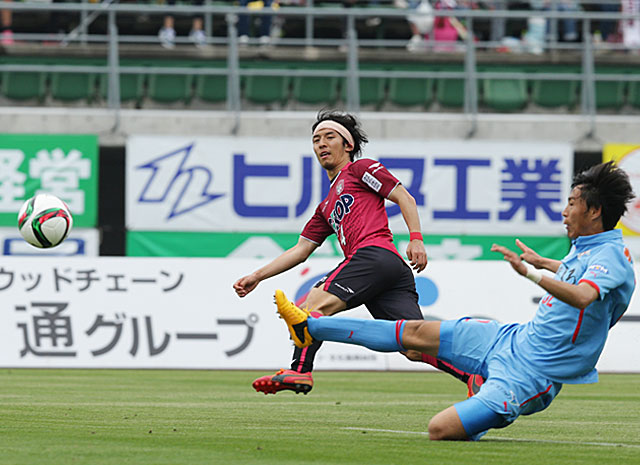 【明治安田Ｊ２ 第8節 岡山vs熊本】ダメ押しの3点目を挙げ、試合を決めた押谷（岡山）（3/3）