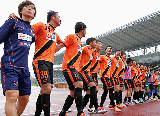【明治安田Ｊ３ 第6節 山口vs富山】開幕から無傷の5連勝で首位に立つ山口の選手たち（2/2）