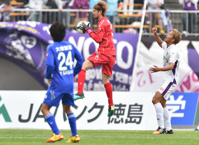 【明治安田Ｊ２ 第8節 徳島vs京都】完封で今季チーム2勝目に貢献したGK長谷川（徳島）（3/3）