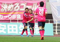 【明治安田Ｊ２ 第8節 Ｃ大阪vs群馬】開始2分に先制ゴールを決めたフォルラン（Ｃ大阪）（1/3）