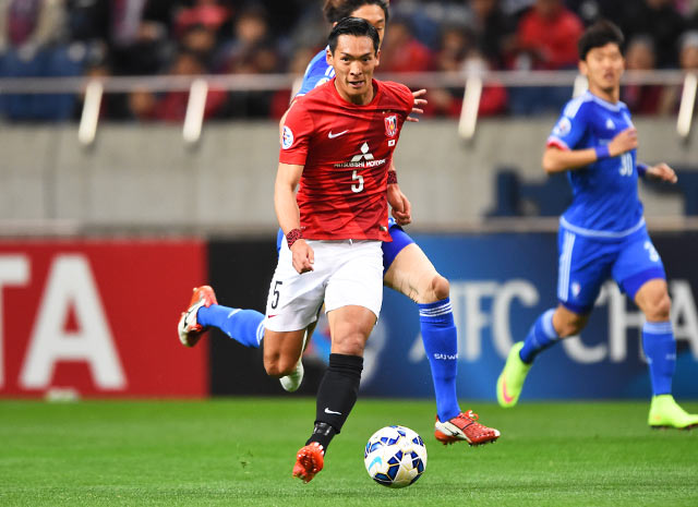 【ＡＣＬ２０１５ GS MD5 浦和vs水原三星】前線へ攻め上がってシュートを放った槙野（浦和）（5/10）