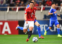 【ＡＣＬ２０１５ GS MD5 浦和vs水原三星】前線へ攻め上がってシュートを放った槙野（浦和）（5/10）