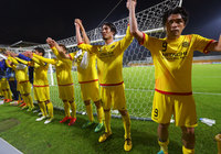 【ＡＣＬ２０１５ GS MD5 柏vs全北現代】ファン・サポーターと勝利の喜びを分かち合う選手たち（9/10）