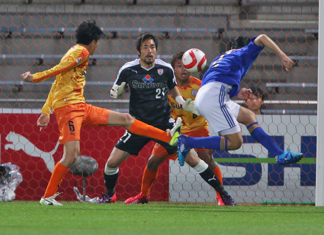 【ＹＮＣ 予選リーグ 第4節 清水vs仙台】試合終盤の大ピンチを見事にセーブした杉山（清水）（4/5）