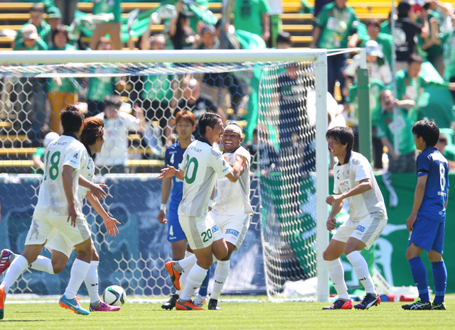 【明治安田Ｊ２ 第9節 福岡vs岐阜】勝越しゴールを決めた岡根（岐阜）（2/3）