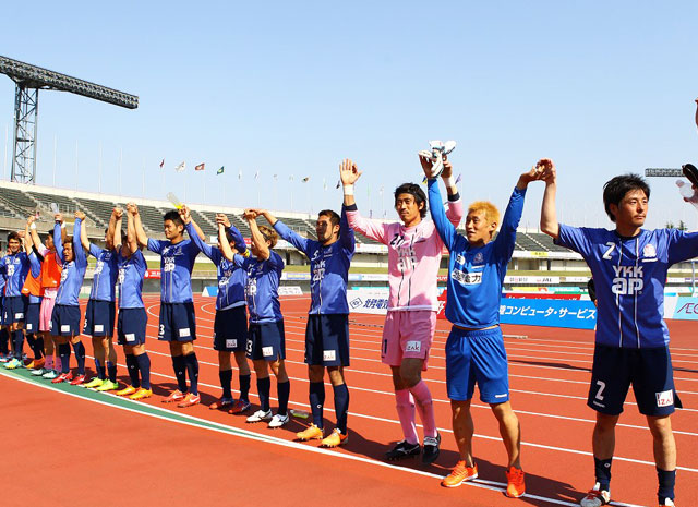 【明治安田Ｊ３ 第7節 富山vs藤枝】開幕戦以来の勝利を手にした富山の選手たち（2/2）