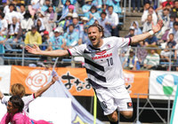 【明治安田Ｊ２ 第9節 讃岐vsＣ大阪】開始1分に2試合連続となるゴールを決めたフォルラン（Ｃ大阪）（1/3）