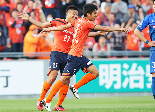 【明治安田Ｊ２ 第9節 大宮vs水戸】CKから同点ヘッドを決めた河本（大宮）（2/3）