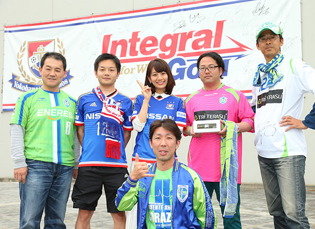 【明治安田Ｊ１ １ｓｔ 第7節 横浜FMvs湘南】Ｊリーグ女子マネ佐藤 美希さんが日産スタジアムに来場！（8/11）