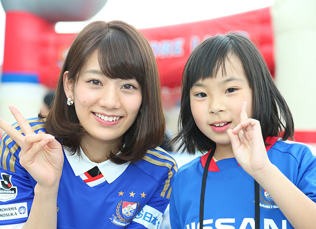 【明治安田Ｊ１ １ｓｔ 第7節 横浜FMvs湘南】Ｊリーグ女子マネ佐藤 美希さんが日産スタジアムに来場！（9/11）