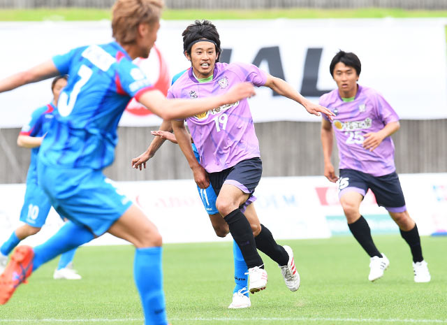 【明治安田Ｊ３ 第8節 藤枝vs秋田】3本のシュートを放つ積極性を見せた越智（藤枝）（2/2）