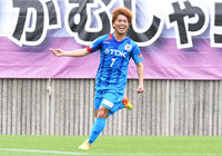 【明治安田Ｊ３ 第8節 藤枝vs秋田】2得点で今季初の2連勝に貢献した前山（秋田）（1/2）