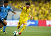 【明治安田Ｊ１ １ｓｔ 第8節 川崎Ｆvs柏】前半終了間際に同点ゴールを決めた武富（柏）（2/5）