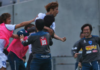 【明治安田Ｊ２ 第10節 東京Ｖvs横浜FC】84分にFKを直接決めて勝利の立役者となった中里（横浜FC）（1/3）