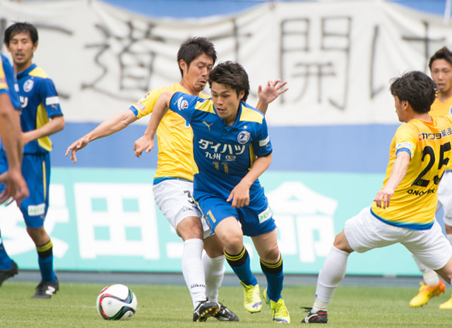 【明治安田Ｊ２ 第10節 大分vs栃木】巧みに相手のマークをかいくぐる為田（大分）（2/3）