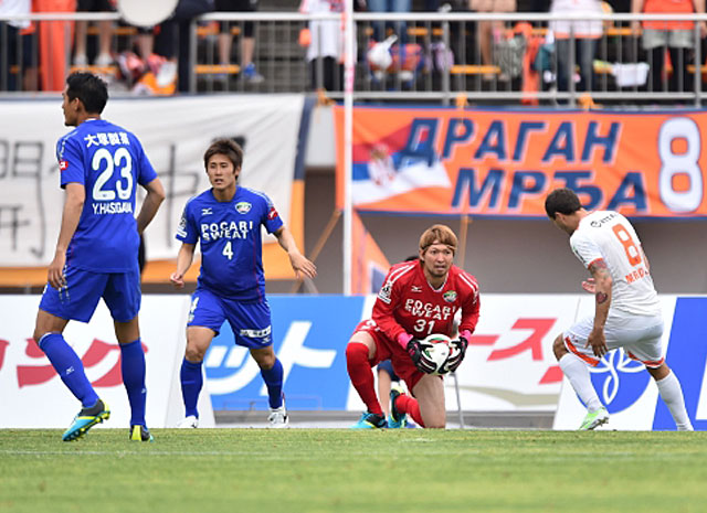 【明治安田Ｊ２ 第10節 徳島vs大分】ここ3試合で1失点と安定感を見せる長谷川徹（徳島）（2/3）