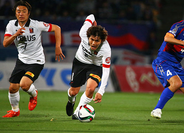 【明治安田Ｊ１ １ｓｔ 第8節 甲府vs浦和】巧みなパスで先制点をアシストした柏木（浦和）（11/14）