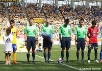 【明治安田Ｊ１ １ｓｔ 第8節 仙台vs鹿島】ネパール地震の犠牲者を悼み、黙祷を実施　(1/4)