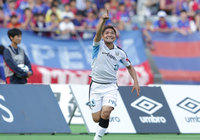 【明治安田Ｊ１ １ｓｔ 第9節 FC東京vs川崎Ｆ】Ｊ1通算140点目となる先制ゴールを決めた大久保（川崎Ｆ）（11/15）