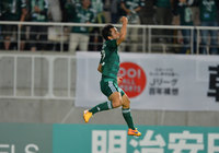 【明治安田Ｊ１ １ｓｔ 第9節 松本vs新潟】豪快な同点ミドルを叩き込んだ前田（松本）（2/5）