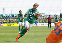 【明治安田Ｊ３ 第9節 相模原vs福島】前半終了間際にPKで先制点を決めた高原（相模原）（1/2）