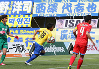 【明治安田Ｊ２ 第11節 栃木vs熊本】追撃のPKを決めた中美（栃木）（2/3）