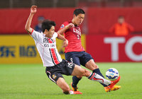 【ＡＣＬ２０１５ GS MD6 鹿島vsＦＣソウル】昌子（鹿島）にタックルを仕掛けるキム ヒョンソン（ＦＣソウル）（5/10）