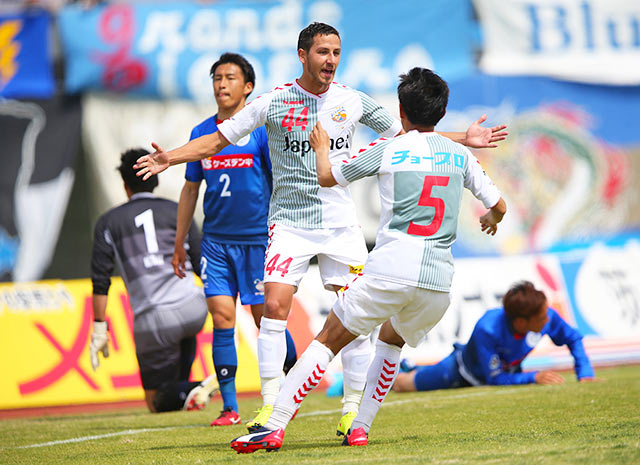 【明治安田Ｊ２ 第12節 水戸vs長崎】2得点で5試合ぶりの白星を引き寄せたスティッペ（長崎）（3/3）