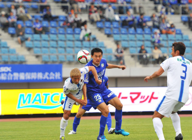 【明治安田Ｊ２ 第12節 徳島vs金沢】長谷川悠（徳島）のヘディングシュートは惜しくもポスト直撃（3/3）