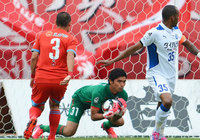 【明治安田Ｊ２ 第11節 熊本vs大分】最後までゴールを許さなかった原（熊本）（1/3）