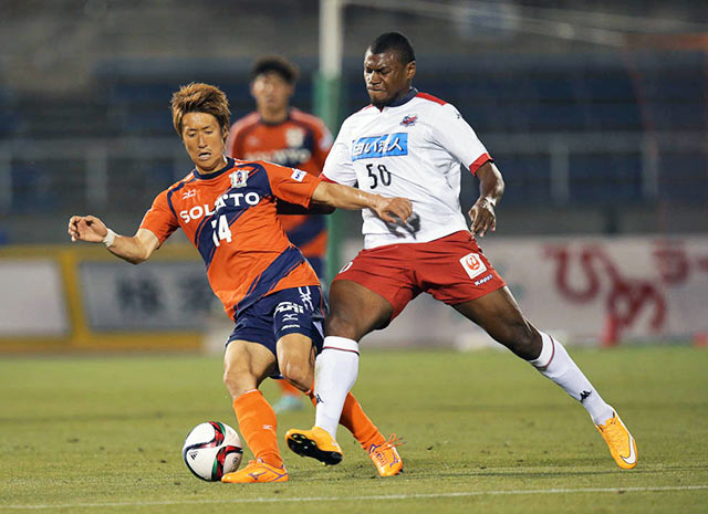 【明治安田Ｊ２ 第12節 愛媛vs札幌】60分からの交代出場で攻撃を活性化させたナザリト（札幌）（2/3）