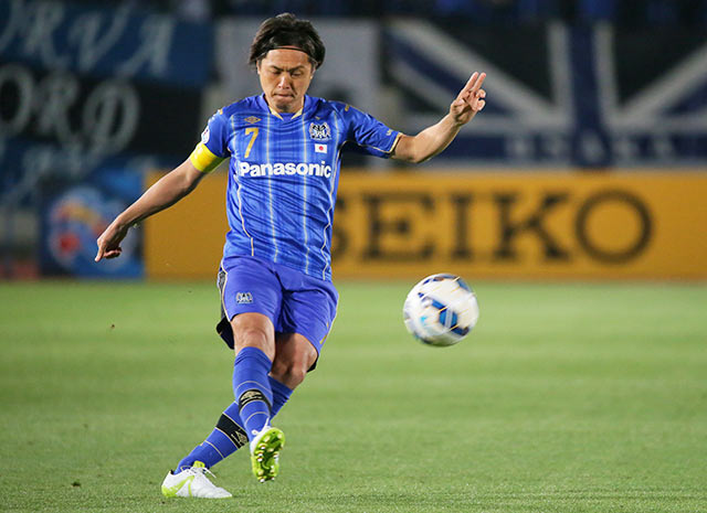 【ＡＣＬ２０１５ GS MD6 Ｇ大阪vs城南】逆転ゴールの起点となるクロスを入れた遠藤（Ｇ大阪）（7/10）