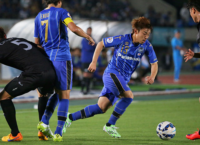 【ＡＣＬ２０１５ GS MD6 Ｇ大阪vs城南】ドリブル突破で局面の打開を図る阿部（Ｇ大阪）（6/10）