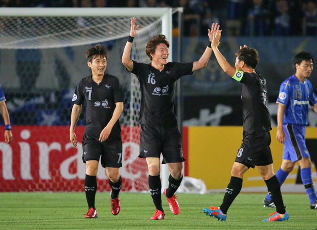 【ＡＣＬ２０１５ GS MD6 Ｇ大阪vs城南】強烈な一撃で先制点を決めたファン ウィジョ（城南）（3/10）