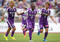 【明治安田Ｊ２ 第13節 京都vs東京Ｖ】加入後初ゴールを決めたダニエル ロビーニョ（京都）（3/3）