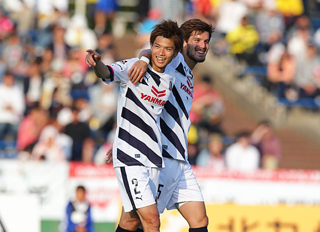 【明治安田Ｊ２ 第13節 北九州vsＣ大阪】ダメ押しの3点目を決めた扇原（Ｃ大阪）（3/3）