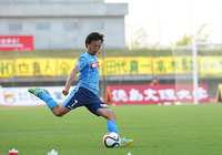 【明治安田Ｊ２ 第13節 讃岐vs千葉】前線へボールを供給する永田（讃岐）（2/3）