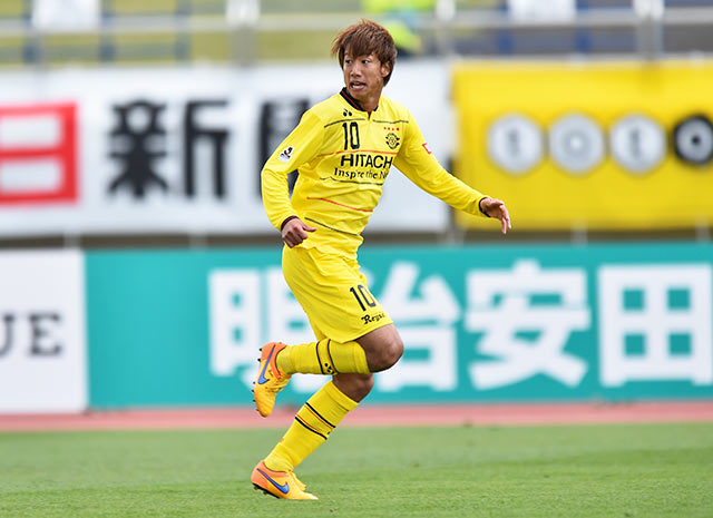 【明治安田Ｊ１ １ｓｔ 第11節 山形vs柏】68分から交代出場でピッチに立った大津（柏）（4/5）