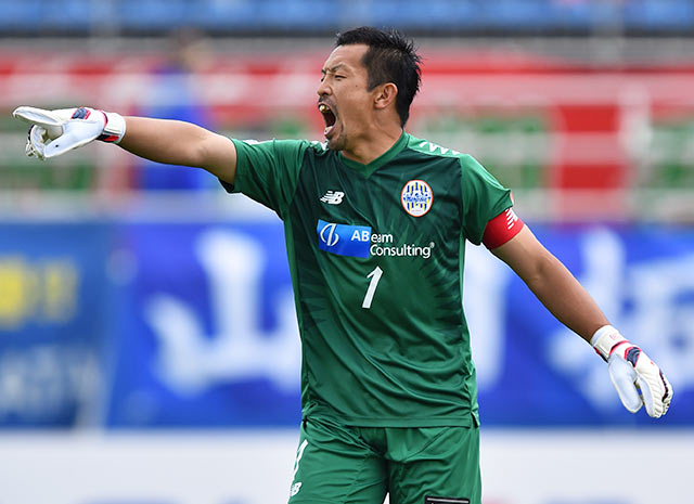 【明治安田Ｊ１ １ｓｔ 第11節 山形vs柏】ビッグセーブでピンチを凌いだ山岸（山形）（3/5）